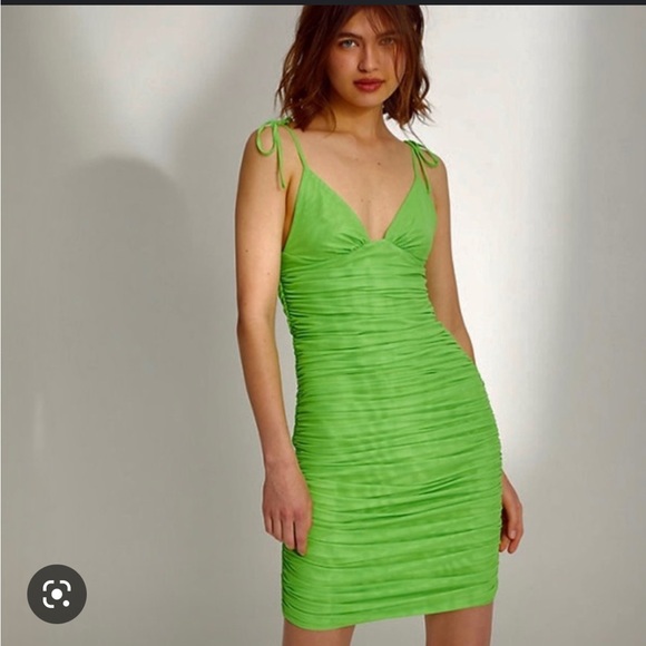 Aritzia Dresses & Skirts - Aritzia Wilfred Winona Lime Green Mesh Ruched Dress